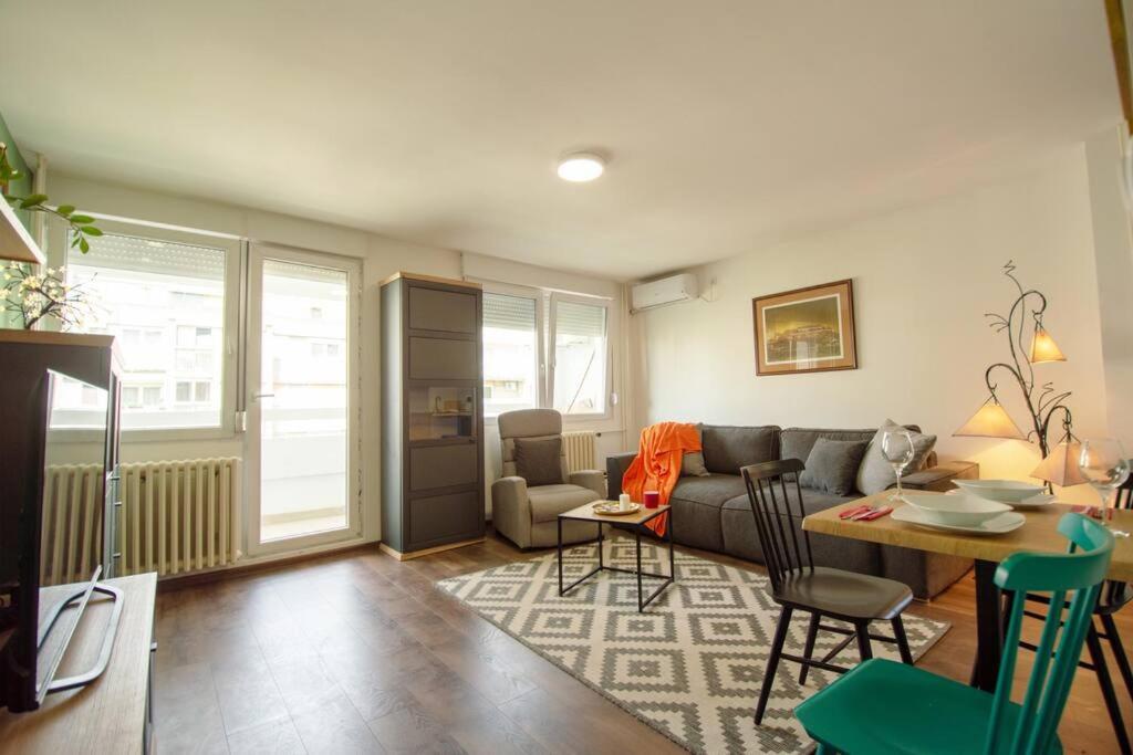 Spacious Luxury ”nelly” Apartment *